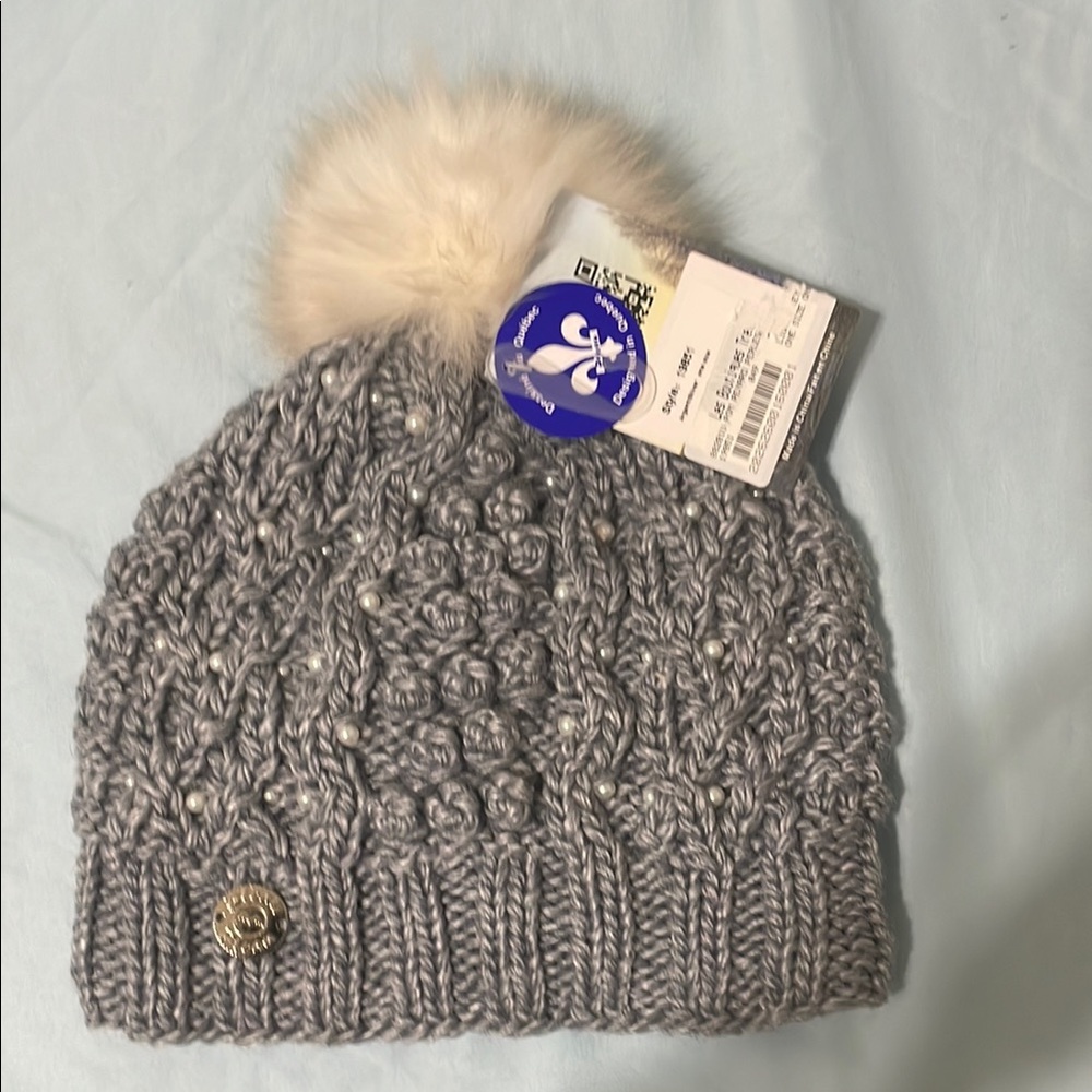 Gray Knit Pom-Pom Beanie